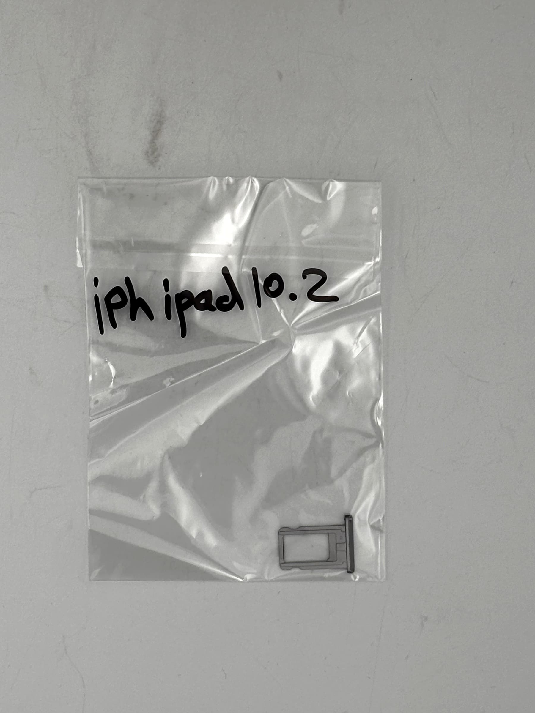 Apple iPad 10.2 SIM tray view 1